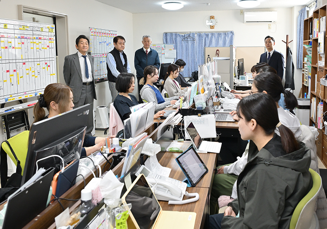 スタッフ集合写真